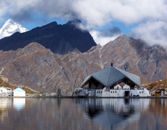 Hemkund Yatra Package 2023